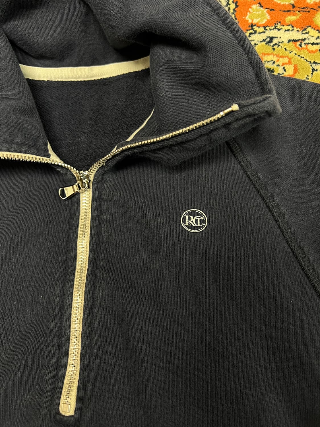 [F] RECTO 렉토 시그니처 로고 하프 반집업 맨투맨 네이비 상품이미지3