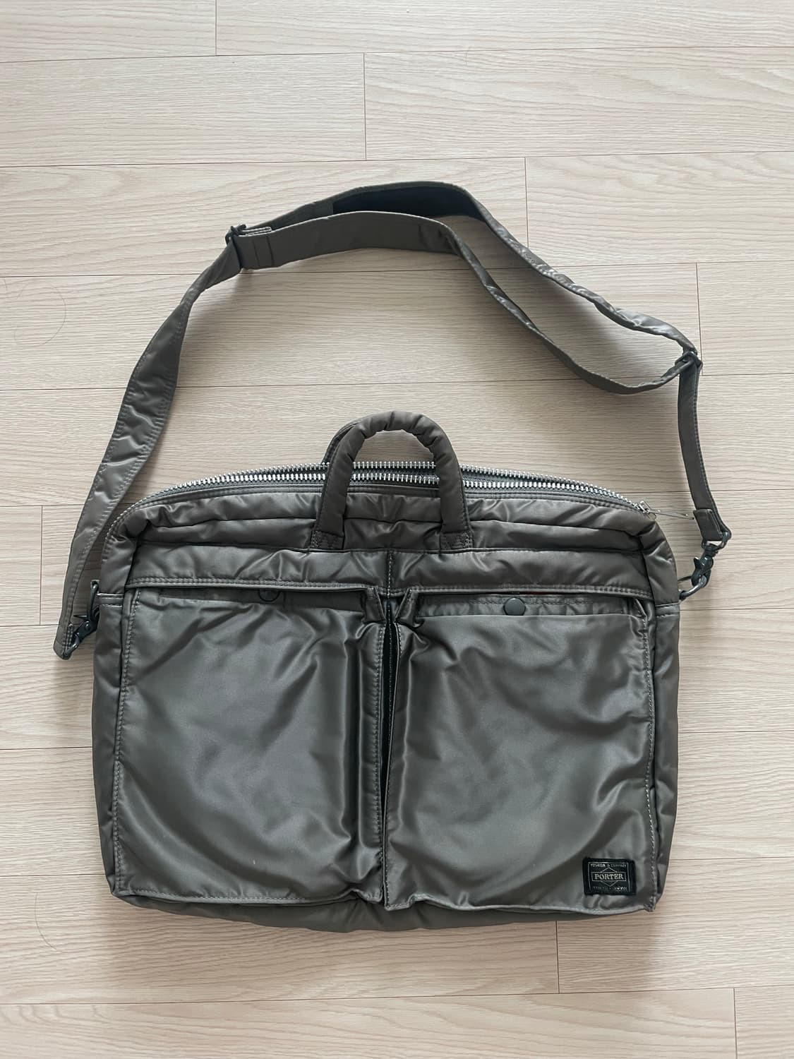 요시다 포터 탱커 브리프케이스 그레이실버 상품이미지1