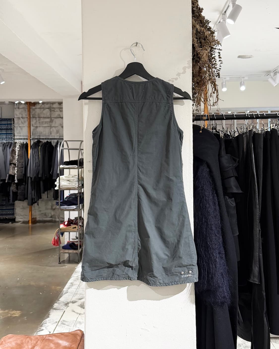 디젤 차콜 코튼 지퍼 벨티드 슬리브리스 원피스 상품이미지7