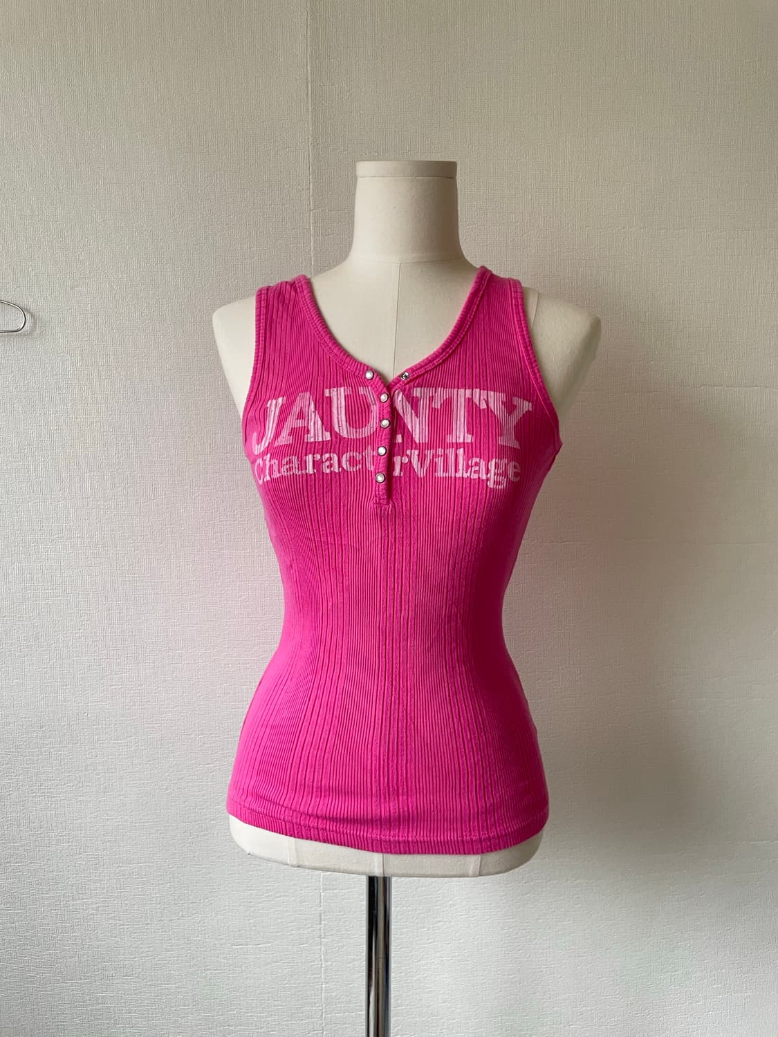 Pink lettering button sleeveless 상품이미지1