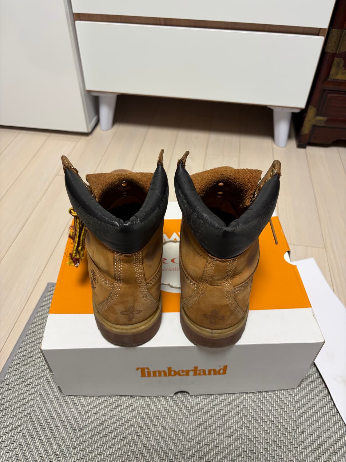 팀버랜드 x 써저리 6인치 부츠 옐로우 - 와이드 상품이미지3