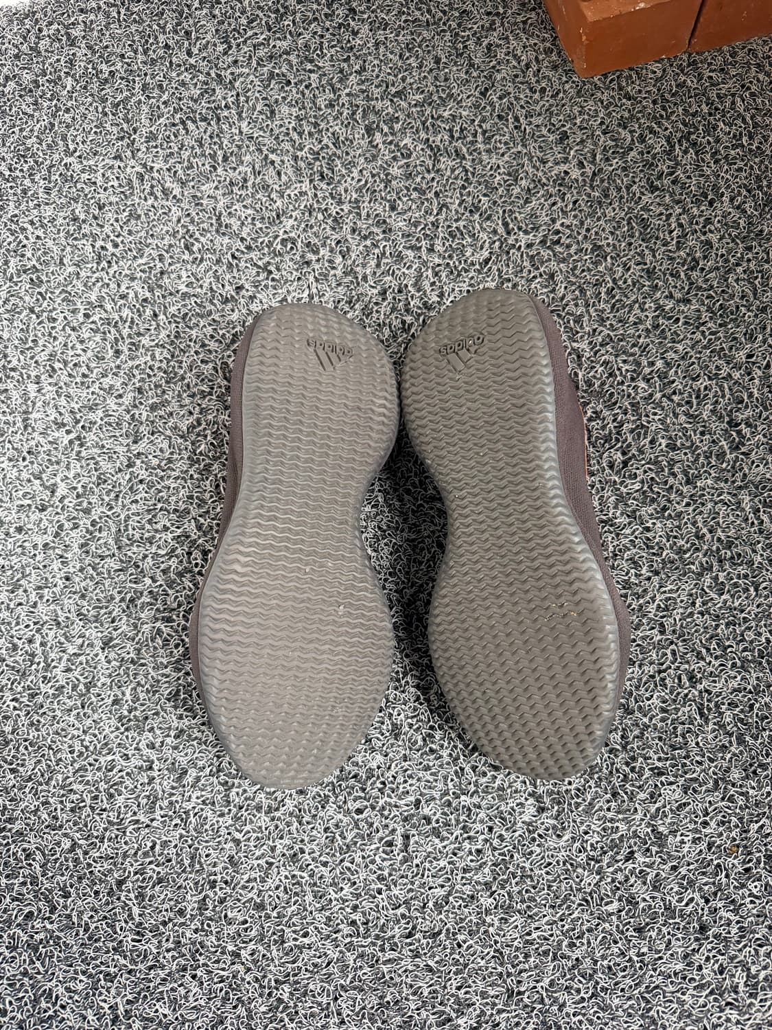 아디다스 이지 니트 러너 '스톤 카본 Adidas Yeezy Knit 상품이미지8