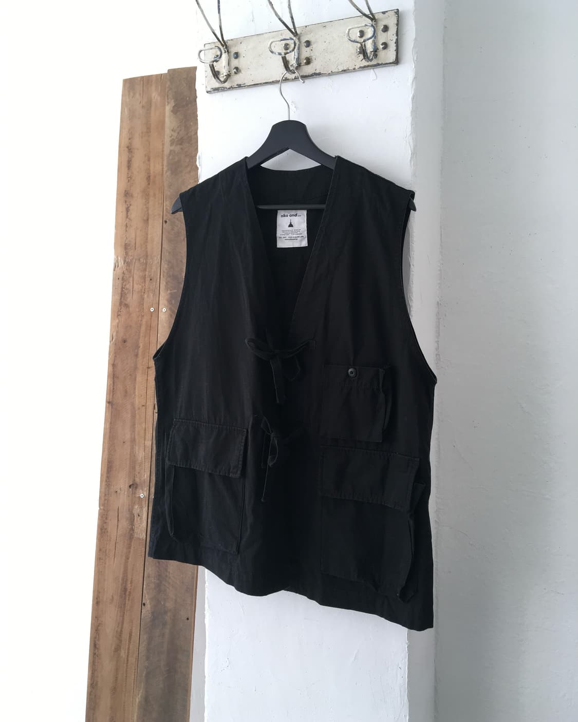 [niko and…] Black Cotton Vest 상품이미지1