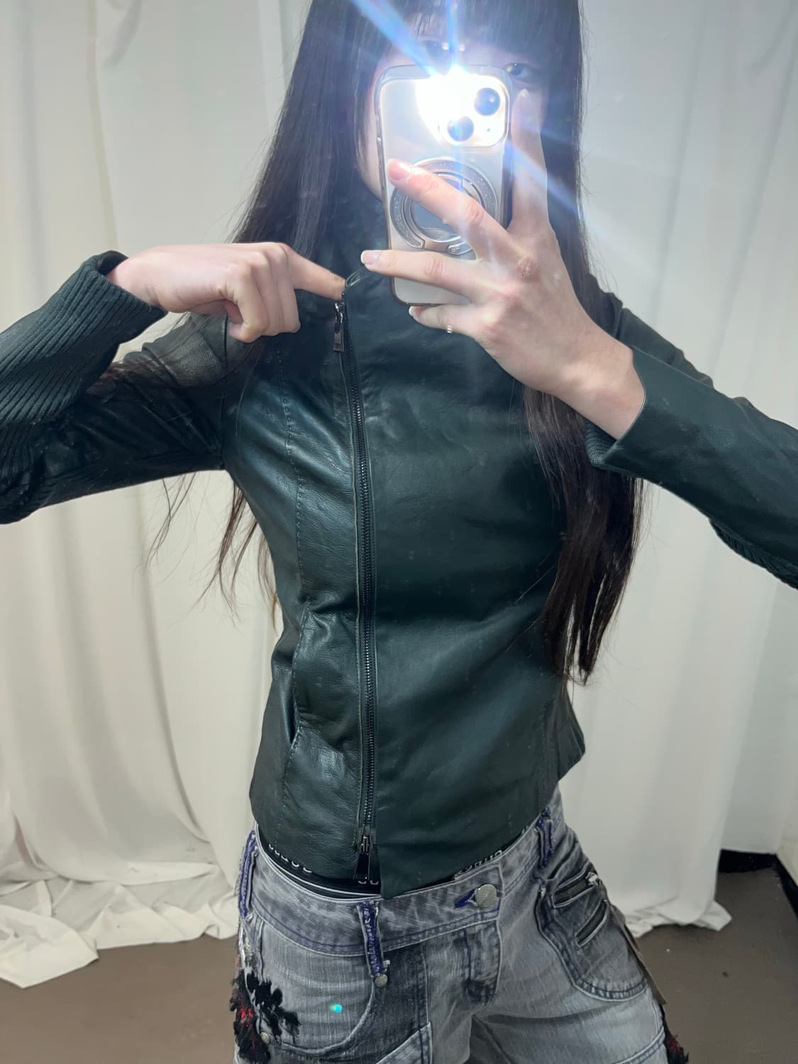 사선 지퍼 하이넥 카키 레더 자켓 상품이미지3