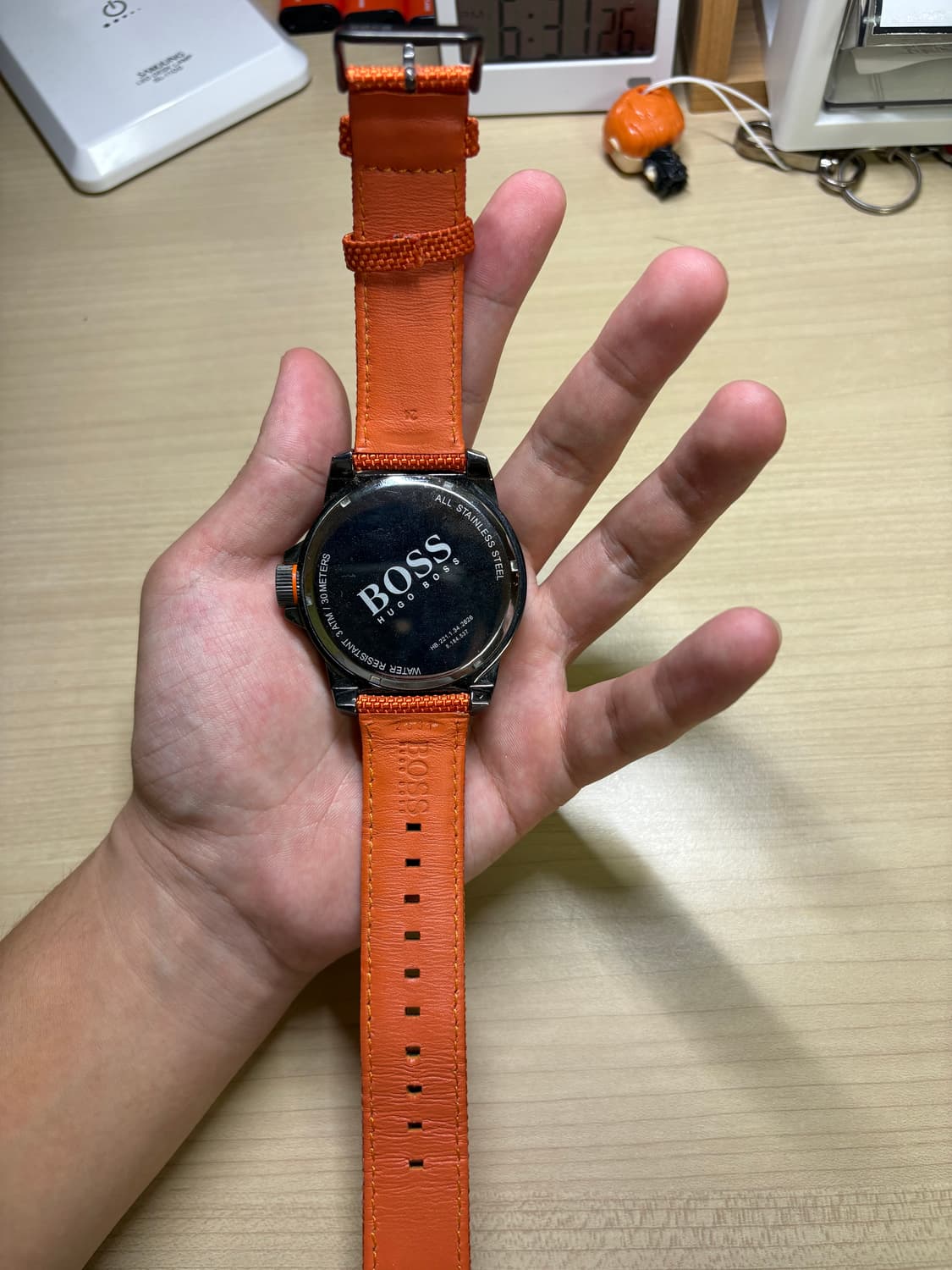 휴고보스 오렌지컬러 시계 팝니다 상품이미지2