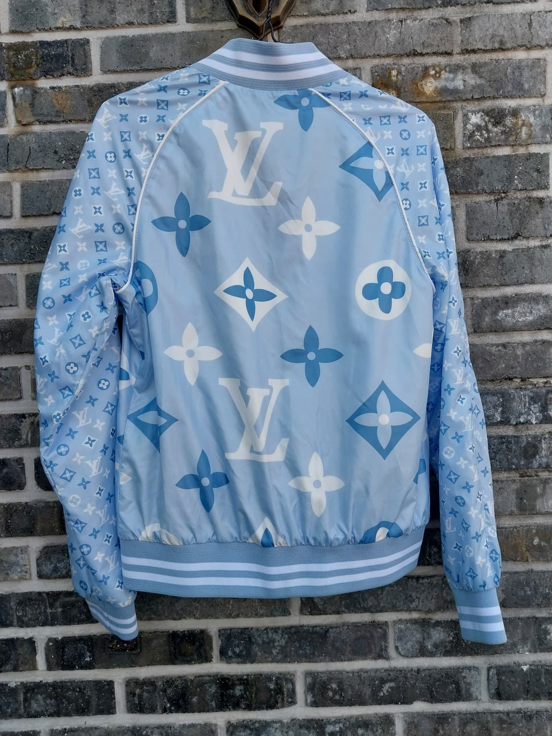 새제품 루이비통 바람막이 블루종 쟈켓 여성s 상품이미지7