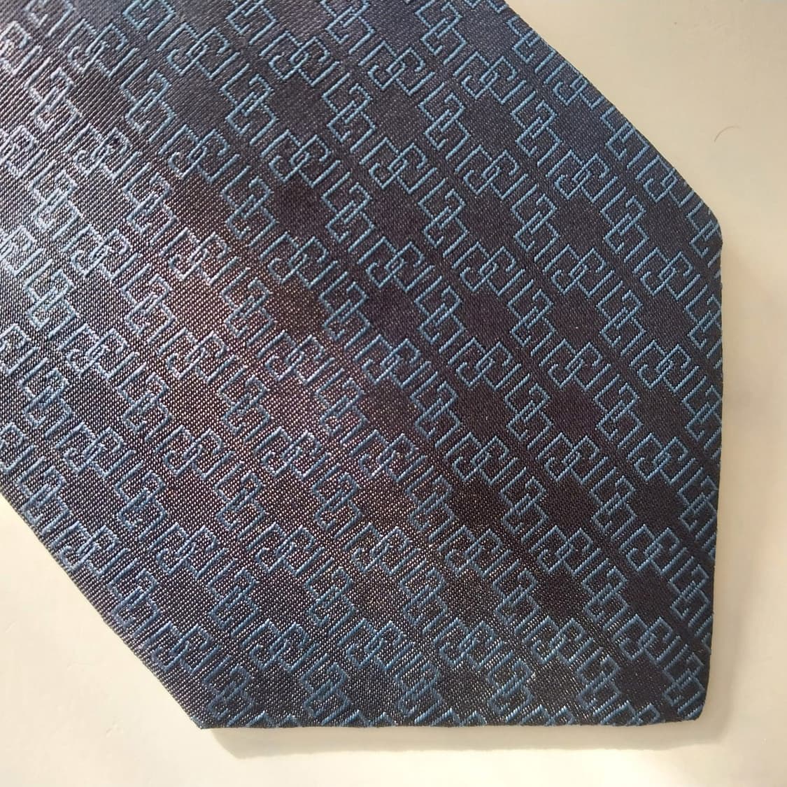 지방시 실크 네이비 로고 자카드 넥타이 9.8cm A+등급 K1557
 상품이미지8