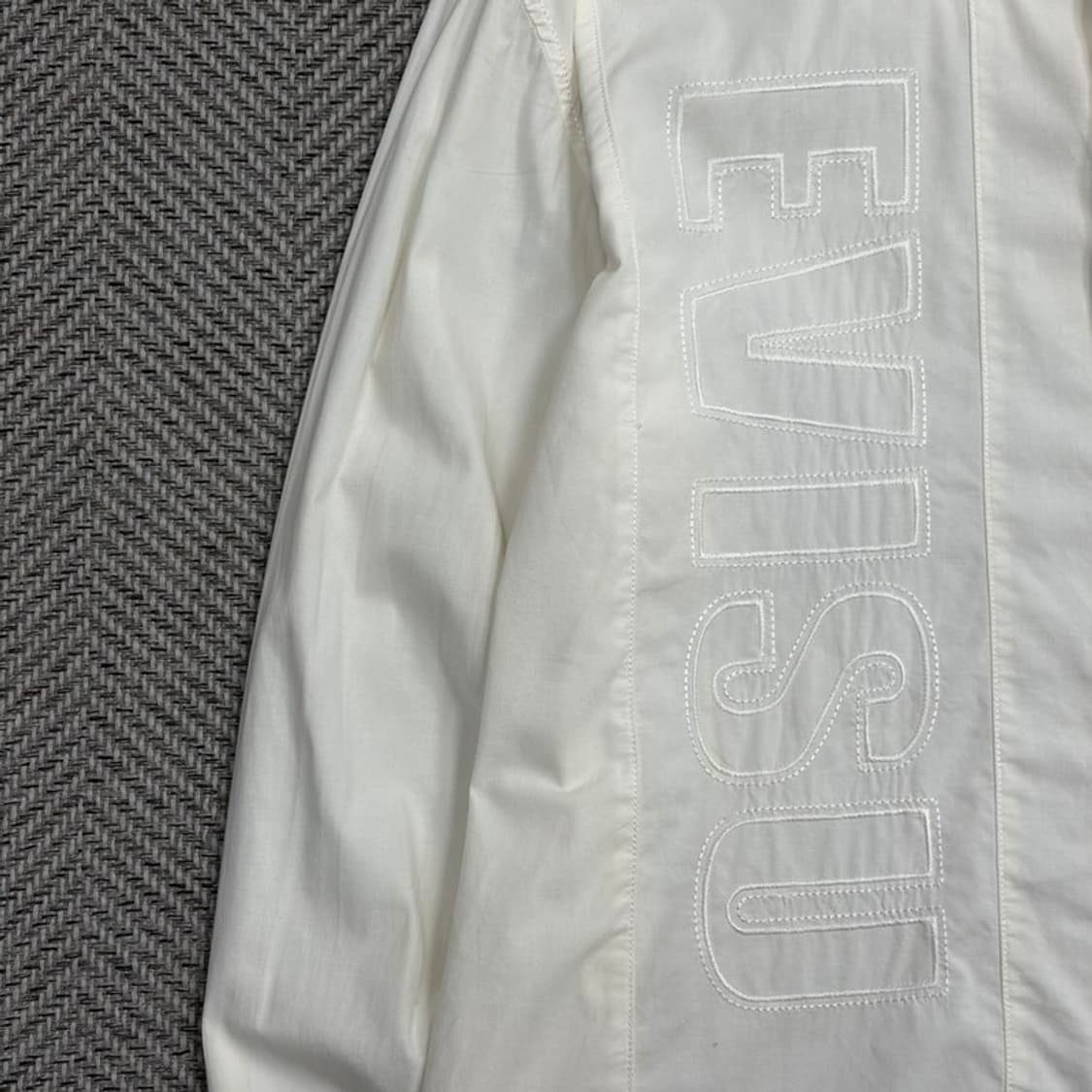 에비수 화이트 자수 셔츠 v1747 상품이미지5