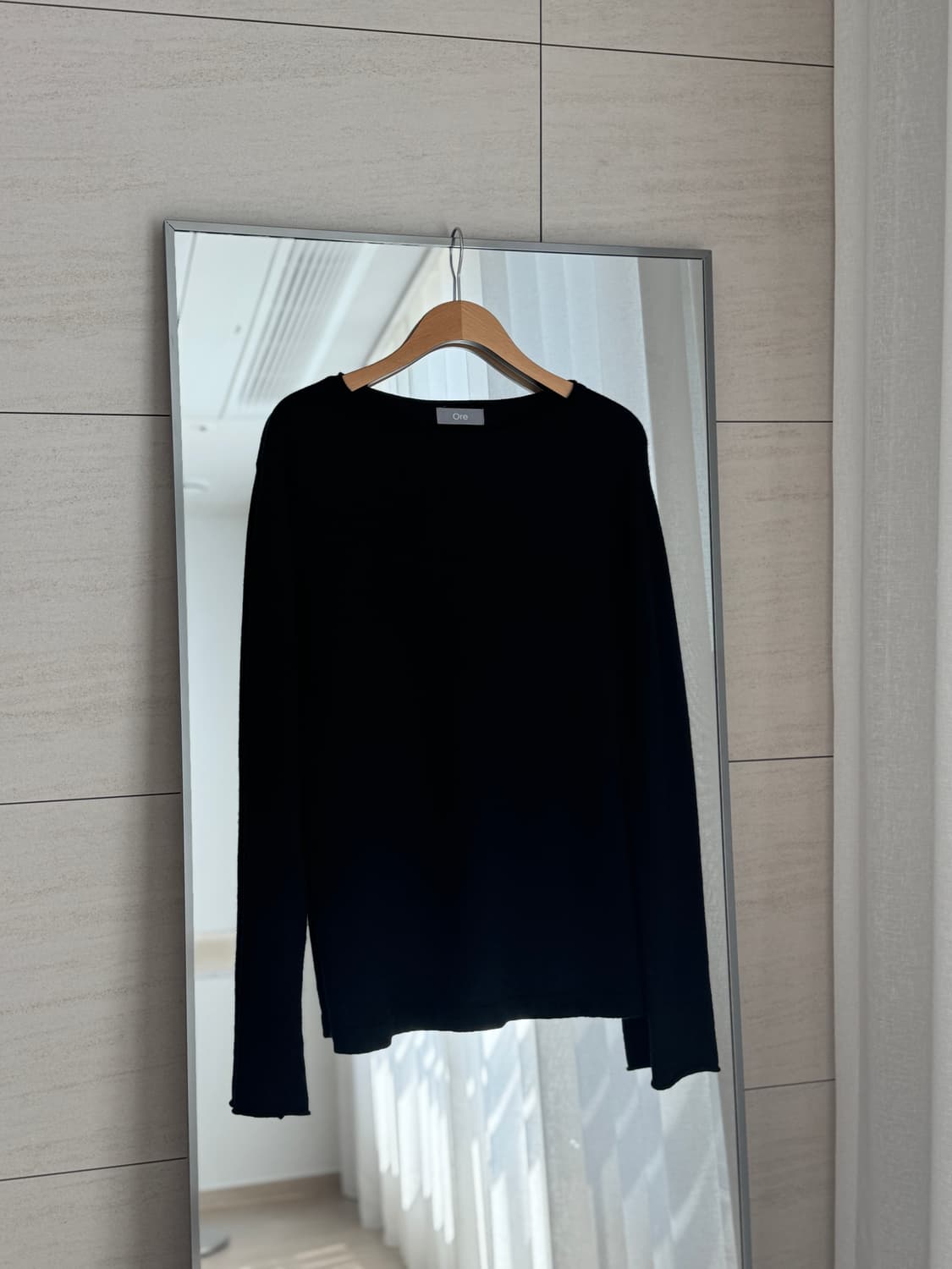 오어(Ore) 울 블랙 니트 풀오버  상품이미지2