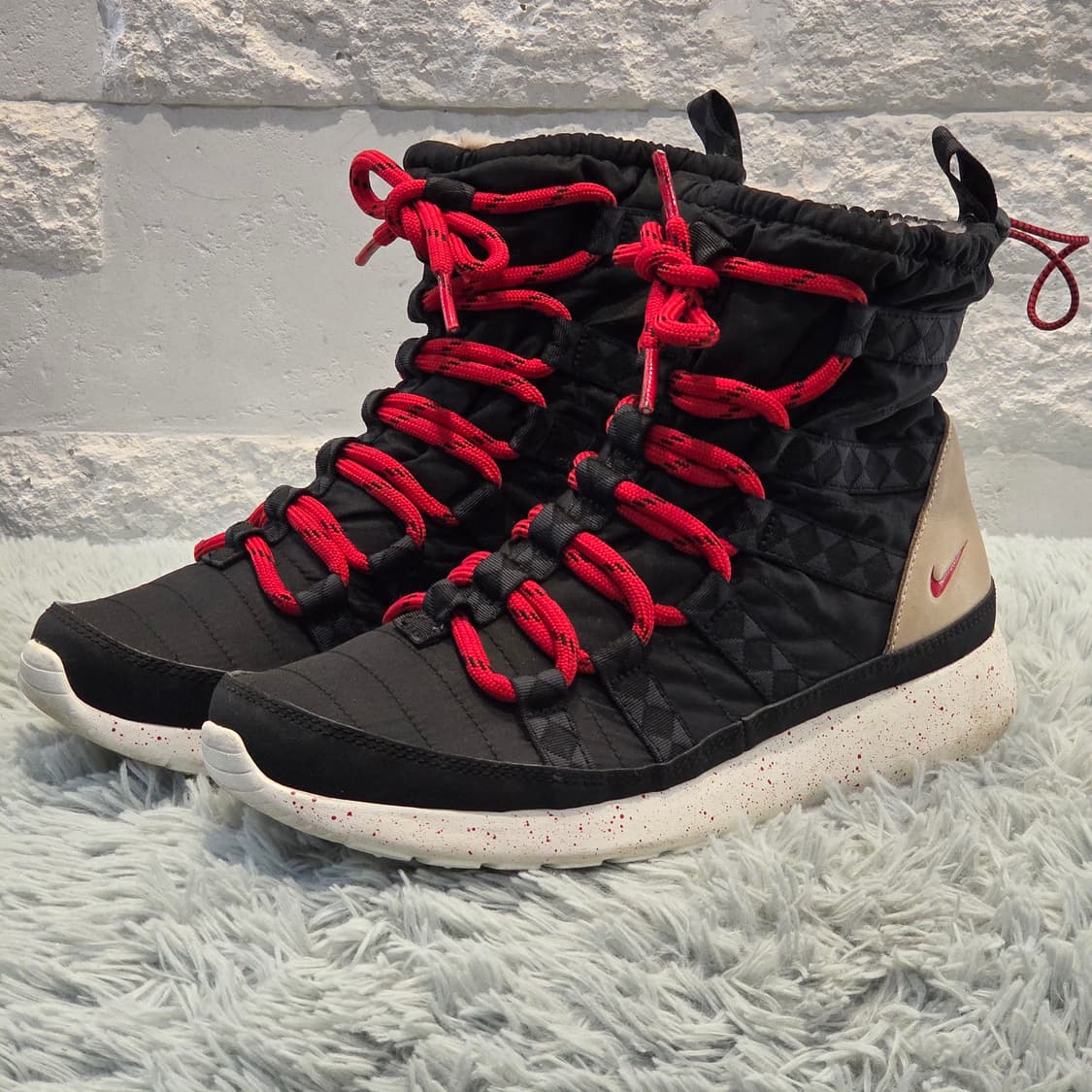 3w-2:나이키 스니커부츠 패딩 윈터부츠 블랙/레드 (240mm) 상품이미지1