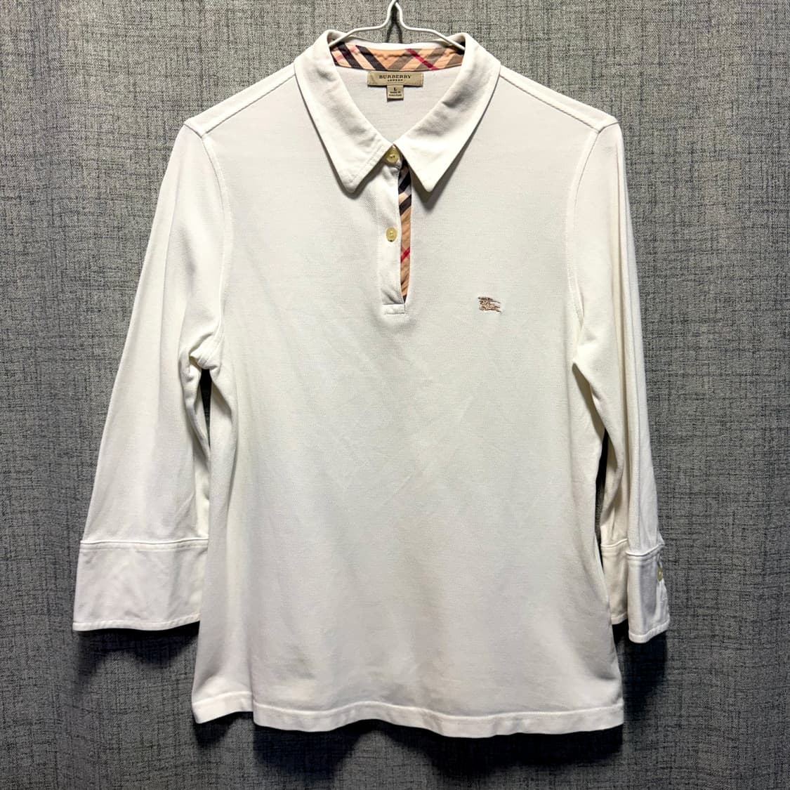 버버리 화이트 체크  칠부 카라 티셔츠  상품이미지1