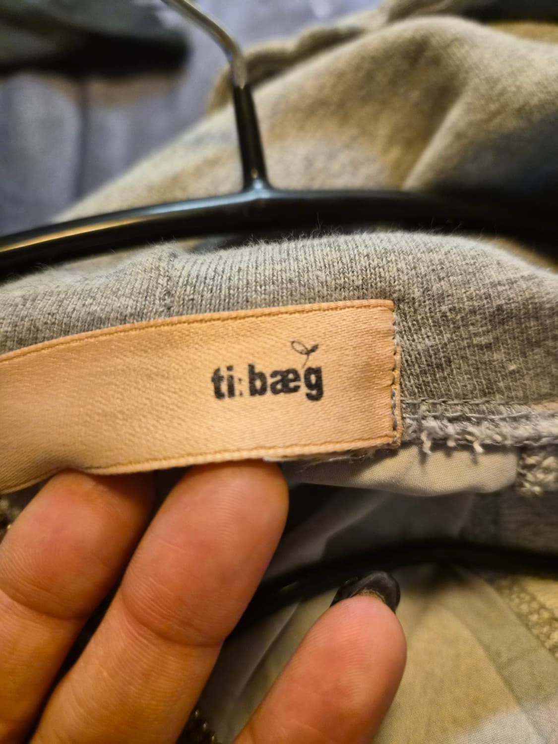 티백(ti:baeg  프린팅 집업(뒷면 실키한 소재) 상품이미지4