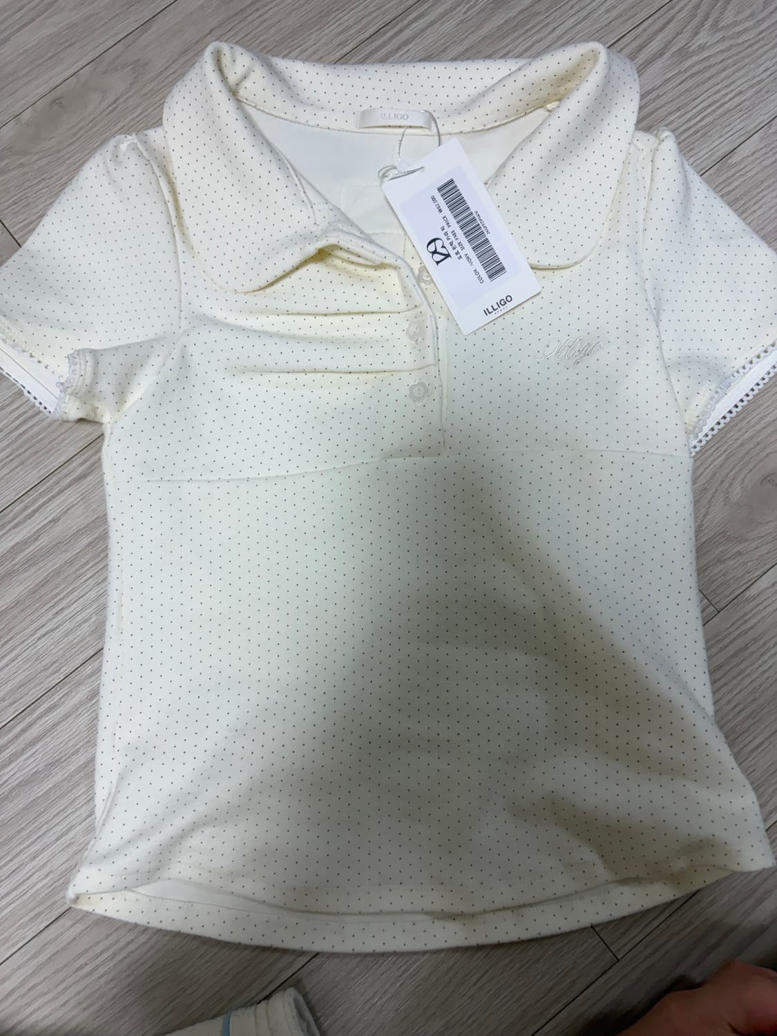 일리고 도트 핀턱 카라 티 아이보리 상품이미지3