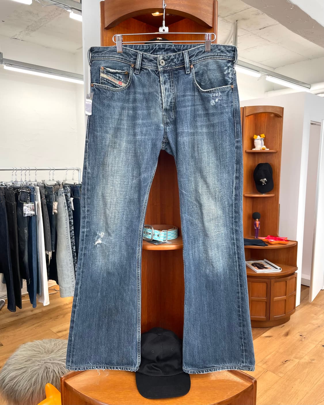 [32] 디젤 플레어 데님 팬츠 상품이미지4