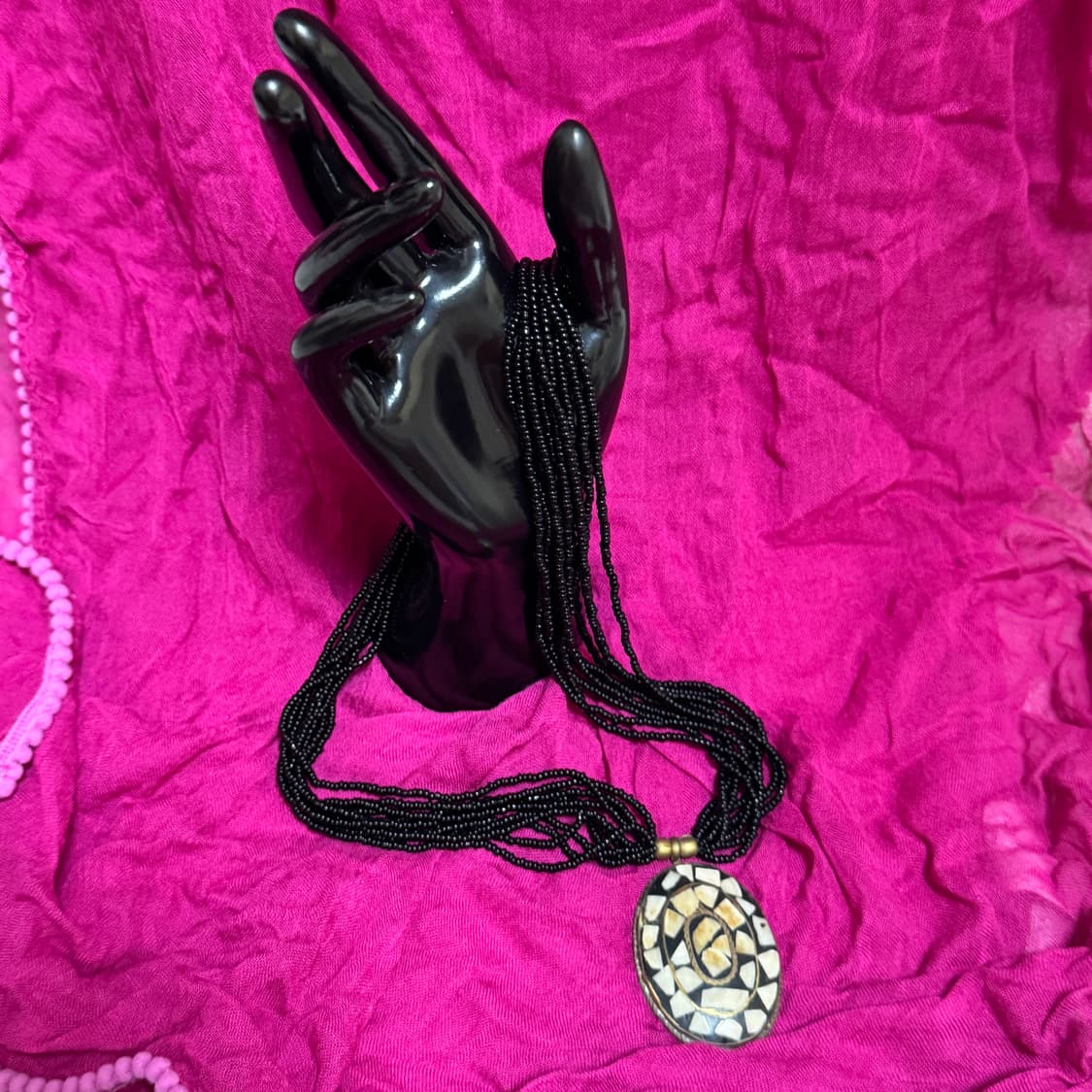 Bold pendant beaded necklace 상품이미지2
