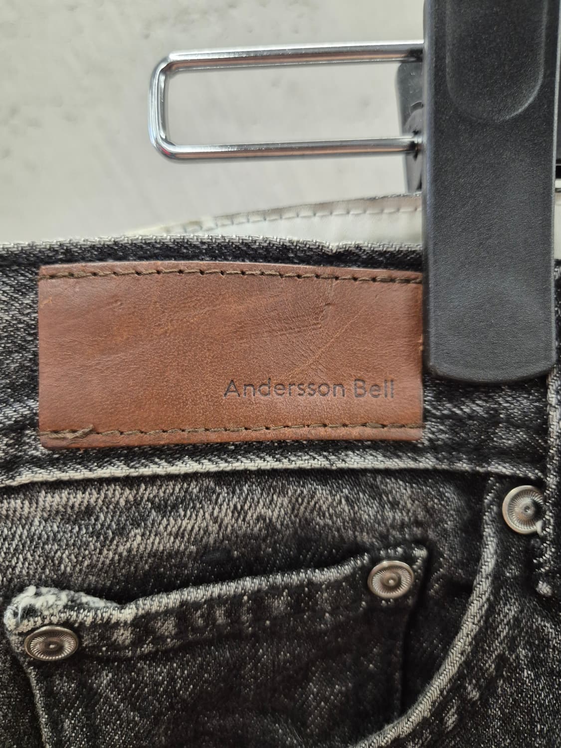 앤더슨벨 디스트로이브 부츠컷 진 상품이미지4