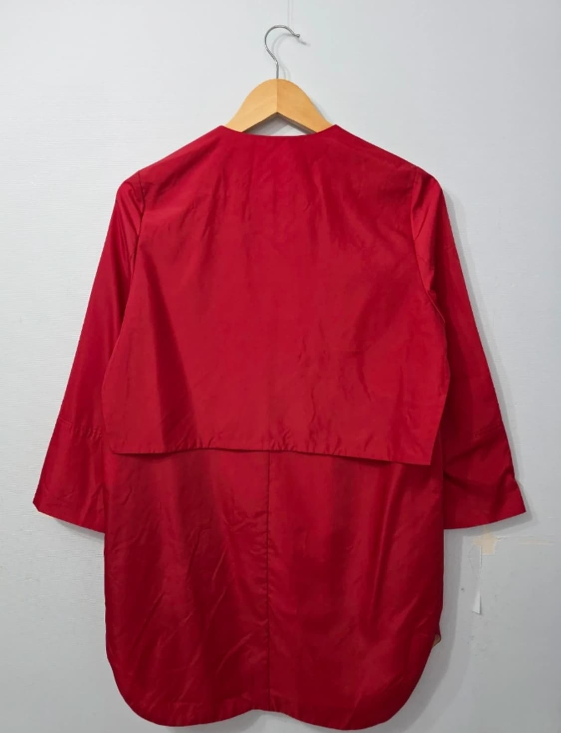 르베이지 폴리에스터 레드 코트~66 상품이미지3