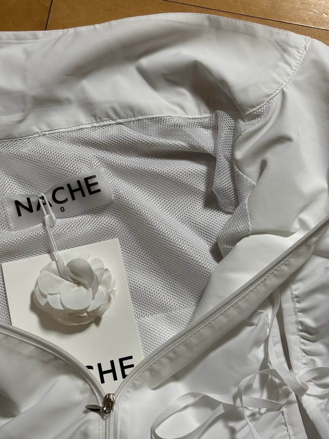 나체 CUT-OUT WIND BREAKER (UNISEX) WHITE 상품이미지3