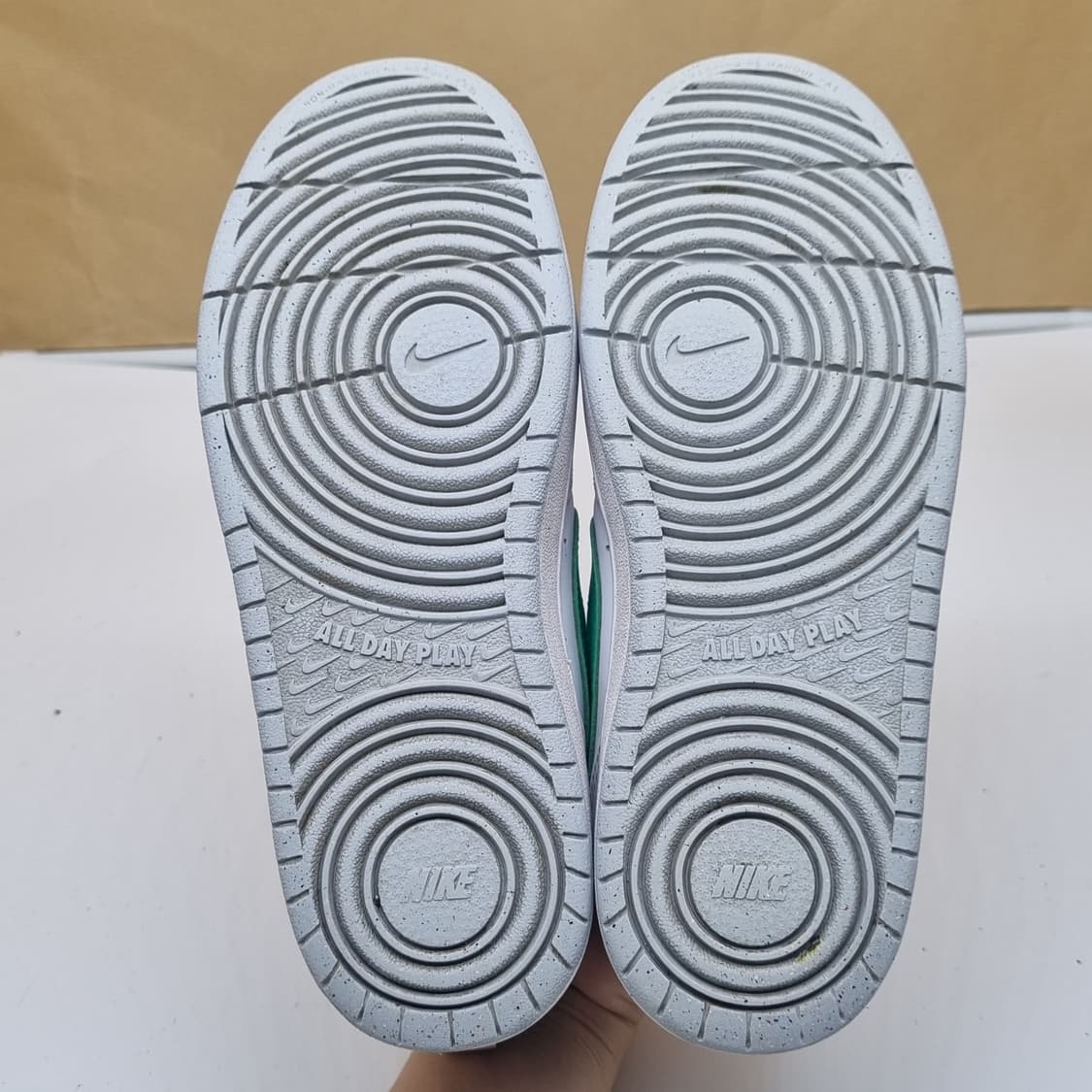 나이키 코트버로우 여성 운동화 240. 상품이미지3