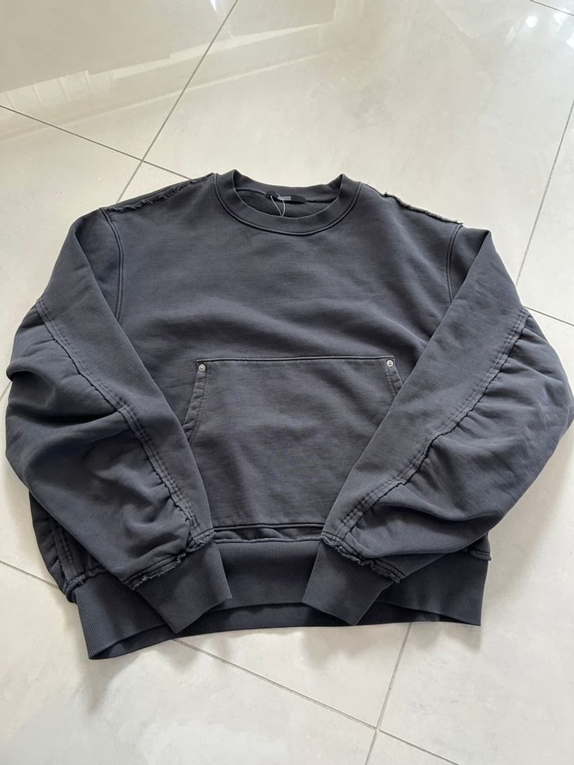 ROUND SLEEVE CREWNECK 라운드 소매 크루넥 상품이미지4