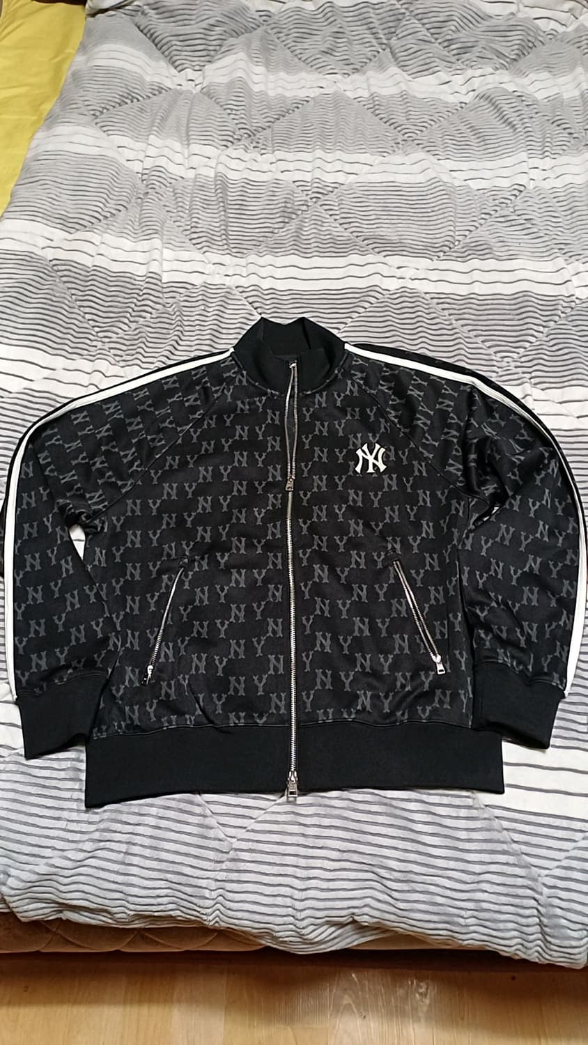 MLB 오버핏 모노그램저지 남녀공용95 가슴58 기장66 상품이미지1