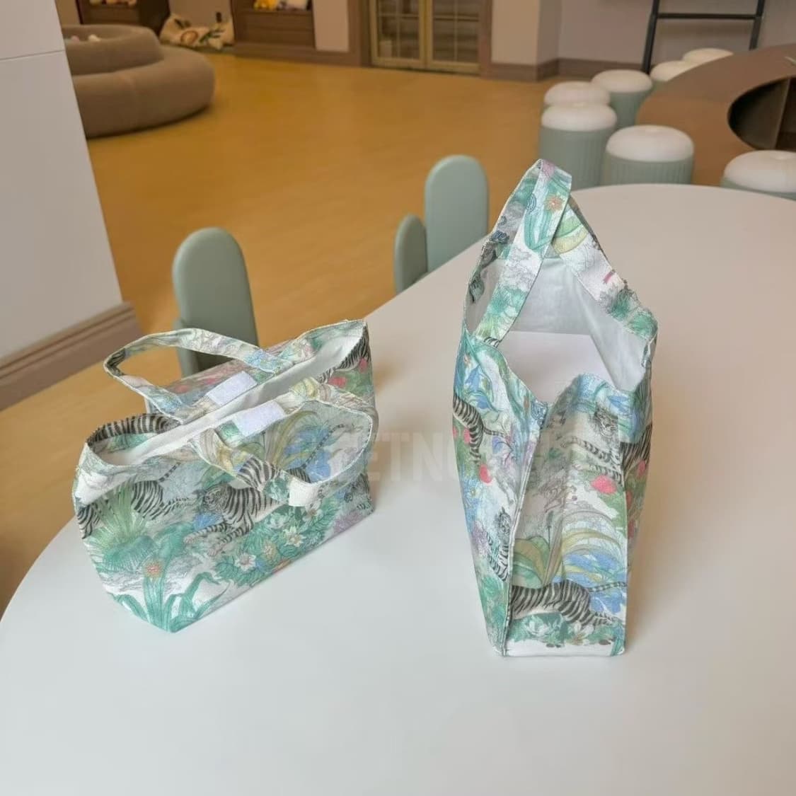 구찌뷰티 2025 타이거 에코백 기프트 토트백 라지 상품이미지8