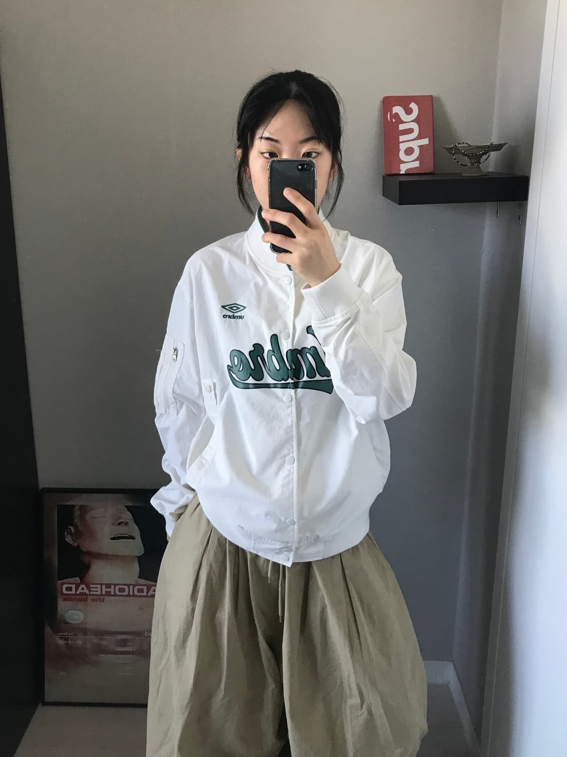 엄브로 중앙 스펠아웃 화이트 나일론 바시티 자켓 상품이미지1