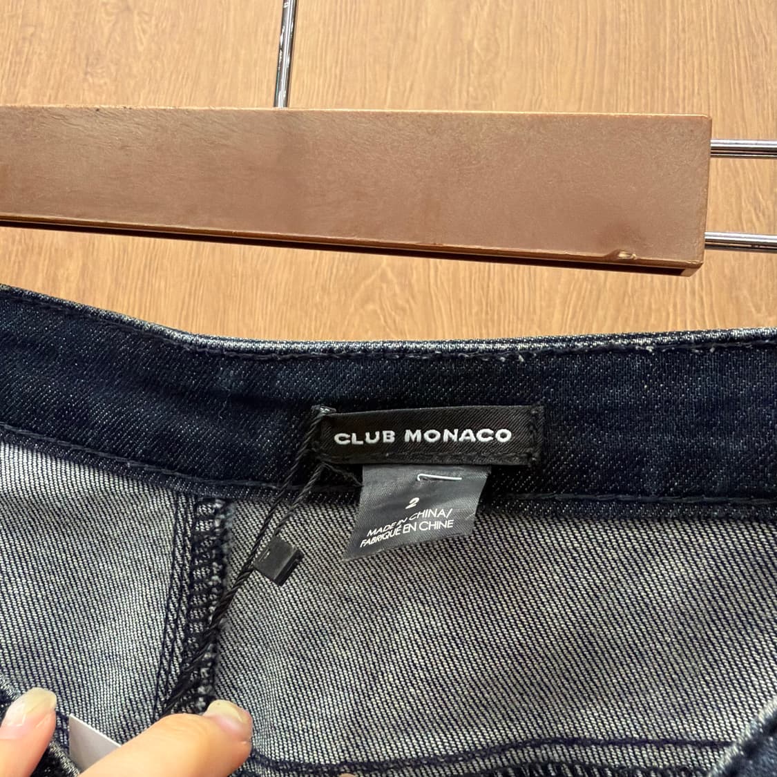 클럽모나코 데님 미디 스커트 백 슬릿 레더 배색 포켓 디테일 H라인 진청 상품이미지6