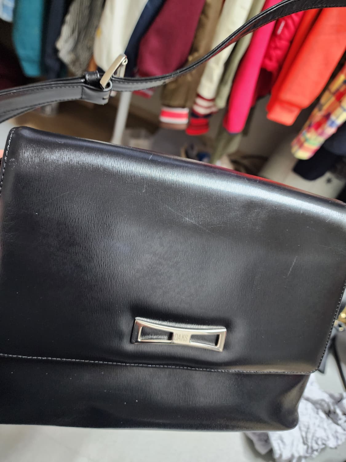 닥스 블랙 유광 숄더백 상품이미지8