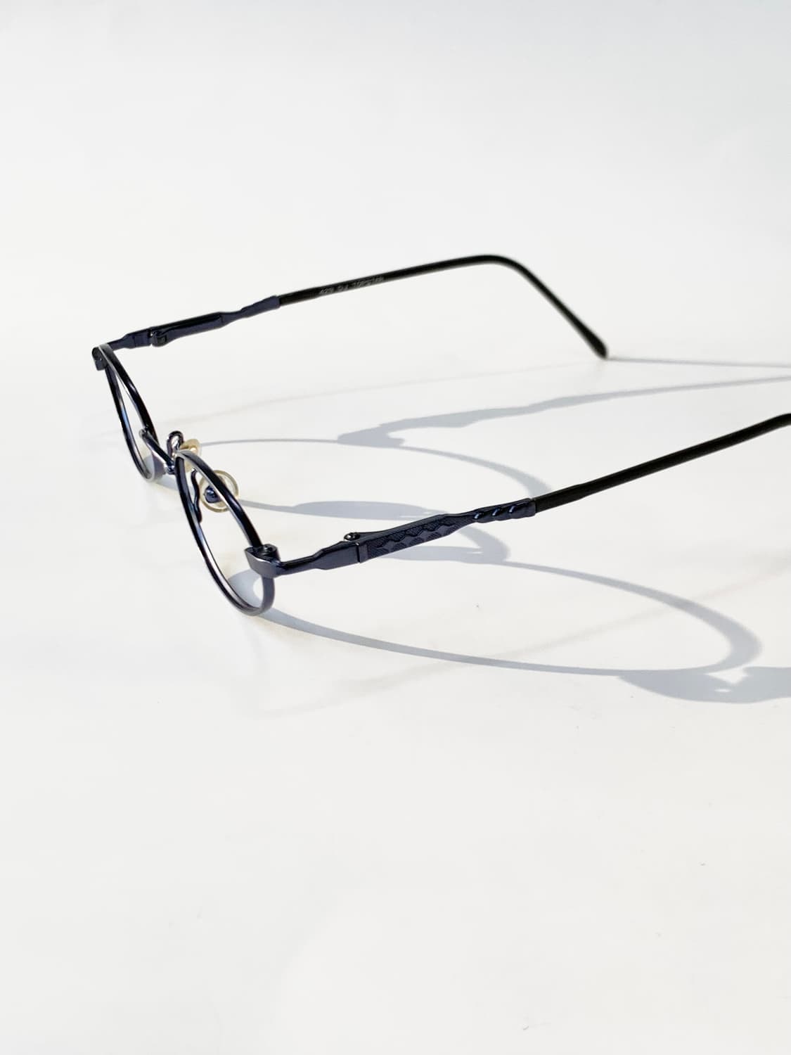[픽키-655] (small) 블랙 메탈 오벌 프레임 안경 얇은 경량 상품이미지5