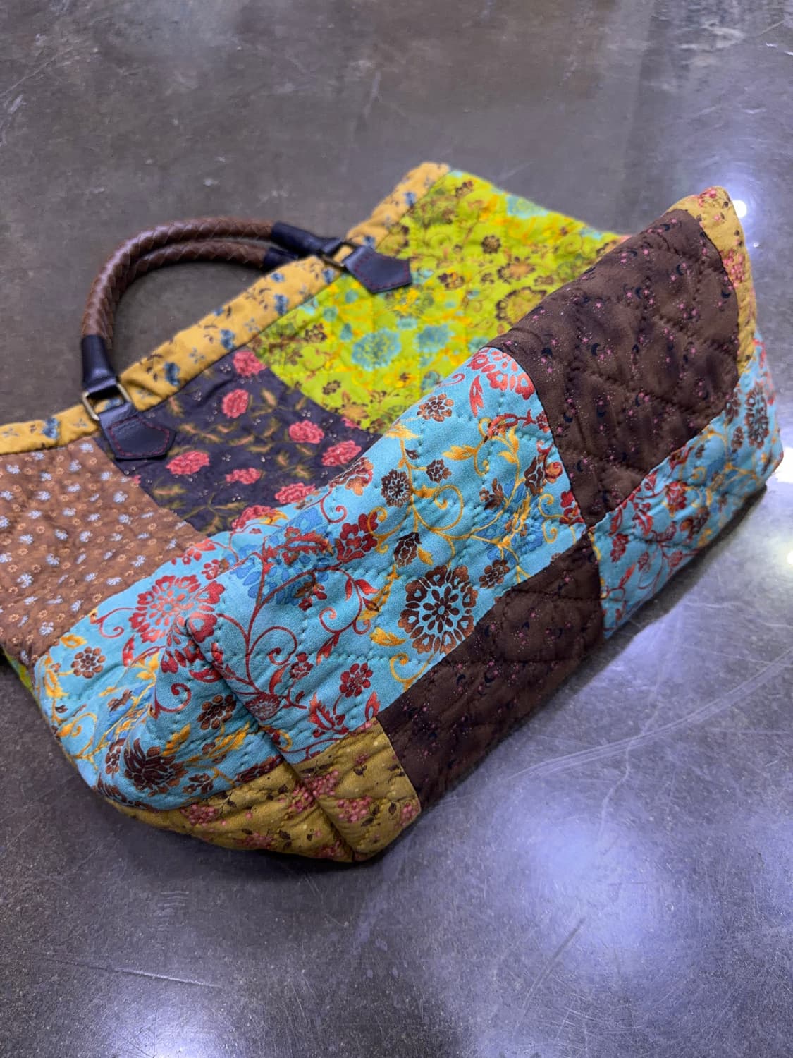 패치워크 플라워 퀼팅 핸드메이드 레더 배색 토트백 상품이미지6