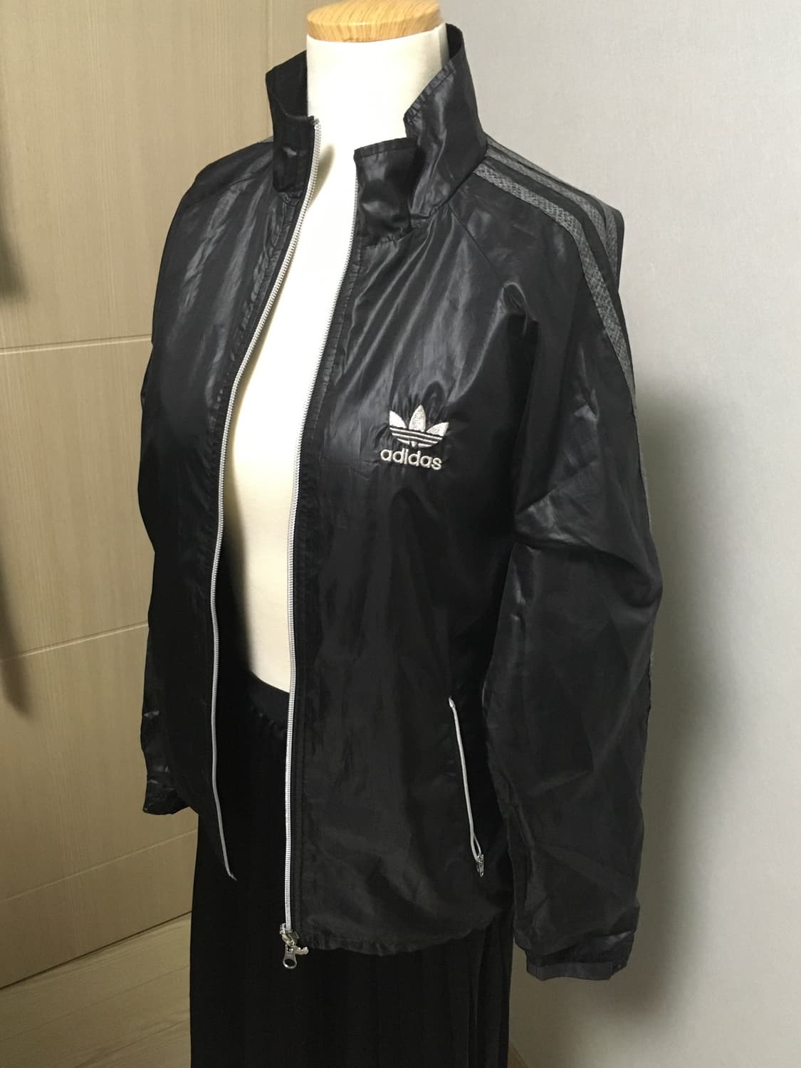 일본빈티지 희귀 유광 블랙 바람막이 상품이미지4