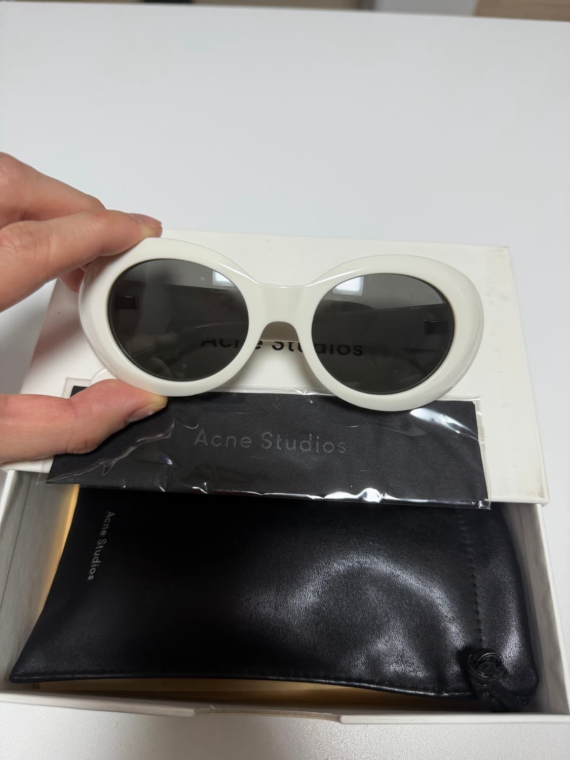 아크네스튜디오 머스탱 선글라스 오프화이트 상품이미지4