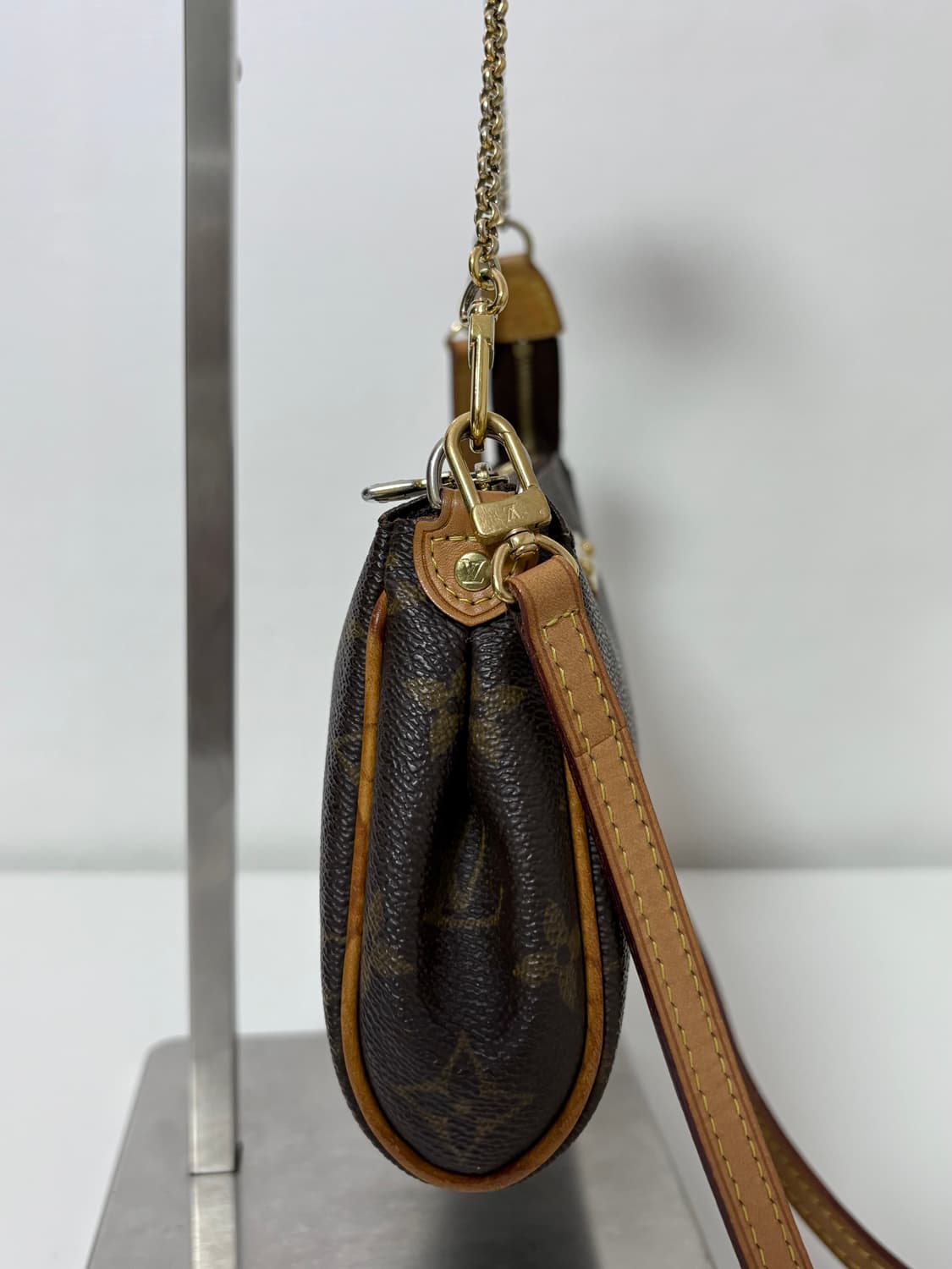 루이비통 에바클러치 크로스백 상품이미지3