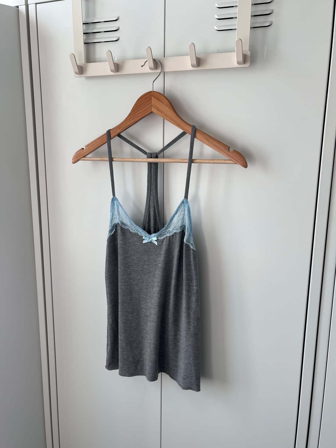 Honeyden 레이스 리본 홀터넥 슬리브리스 상품이미지1