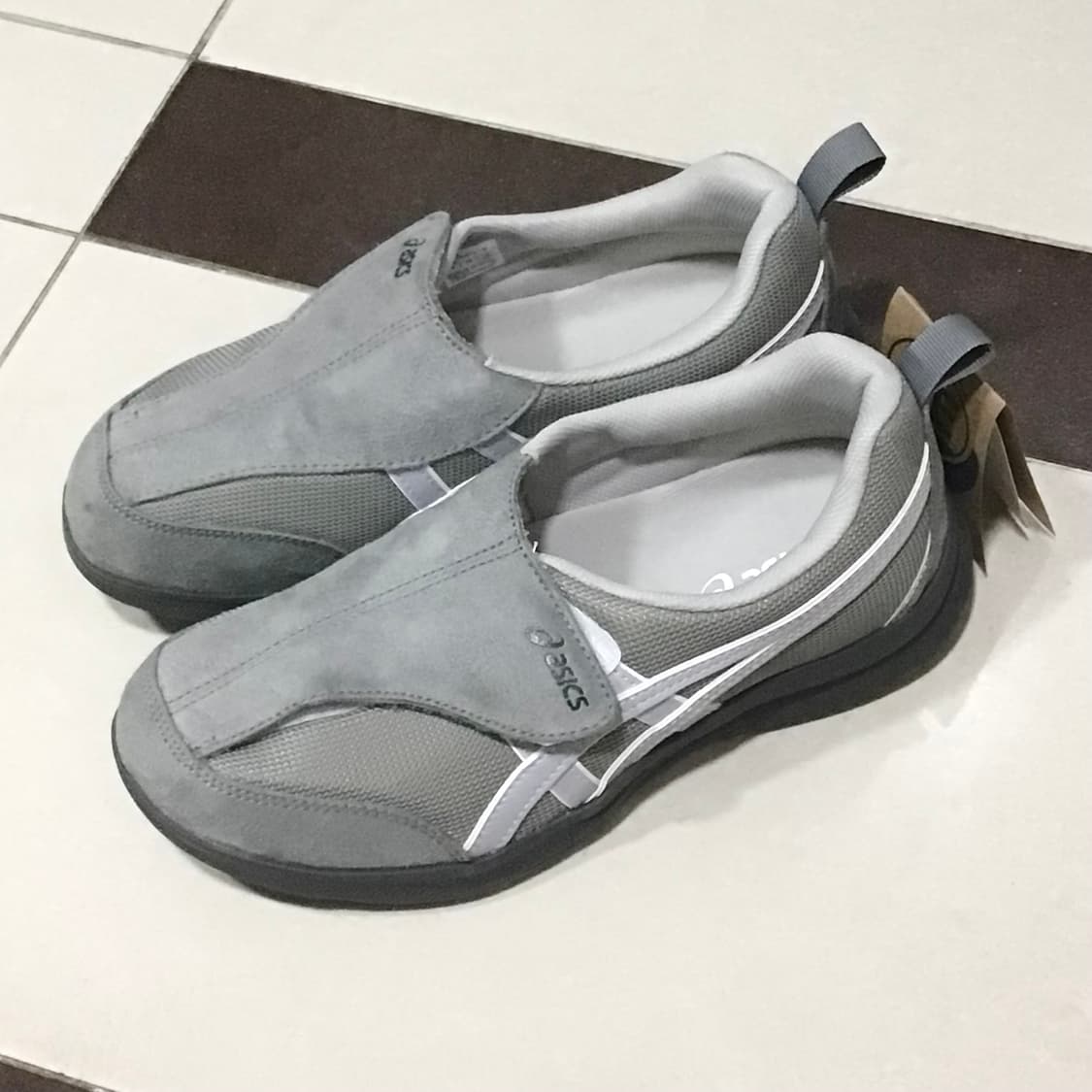 new) asics sneakers grey 상품이미지1