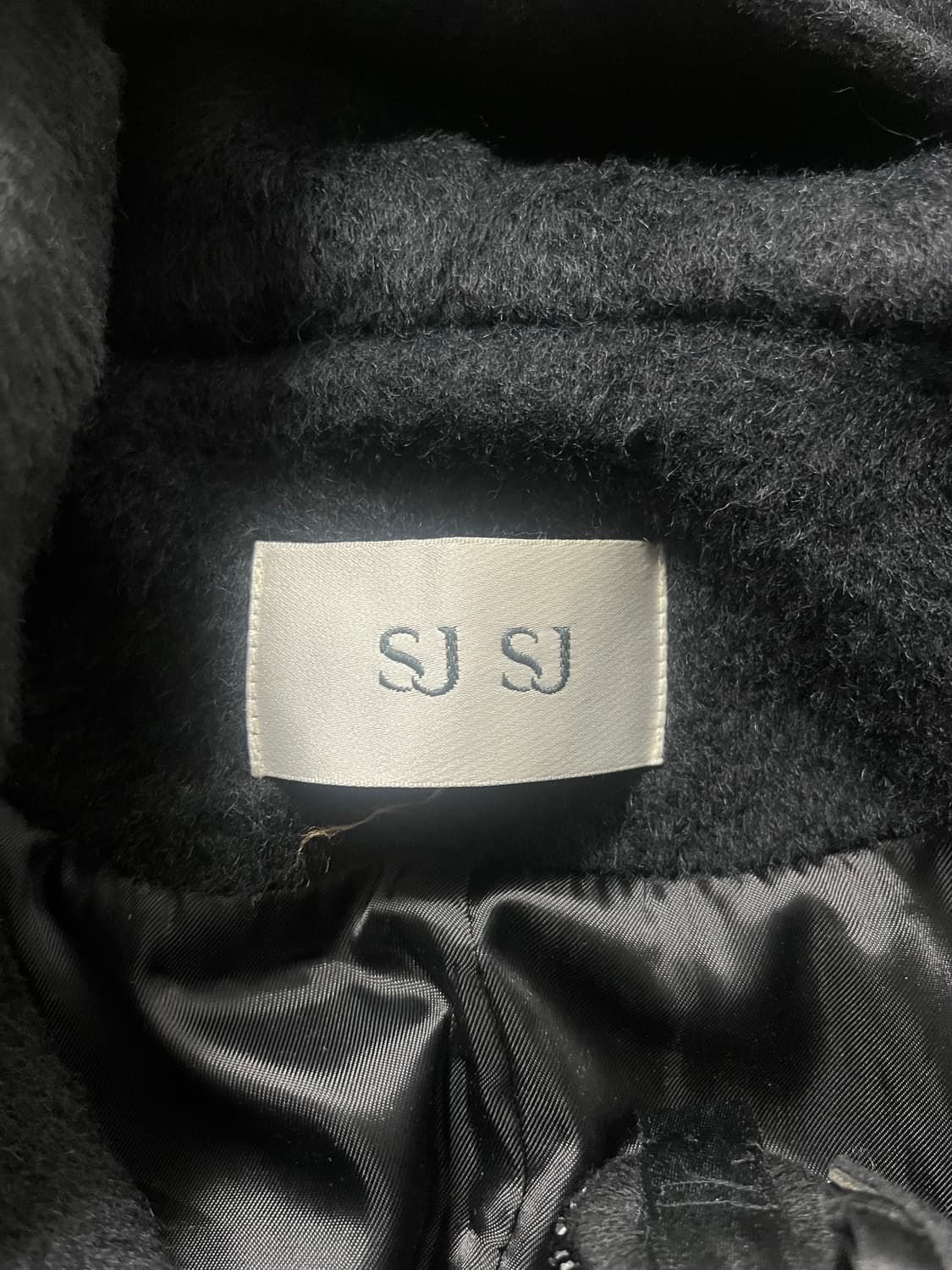 SJSJ 블랙 후드 버튼 코트 82-94-160 상품이미지3