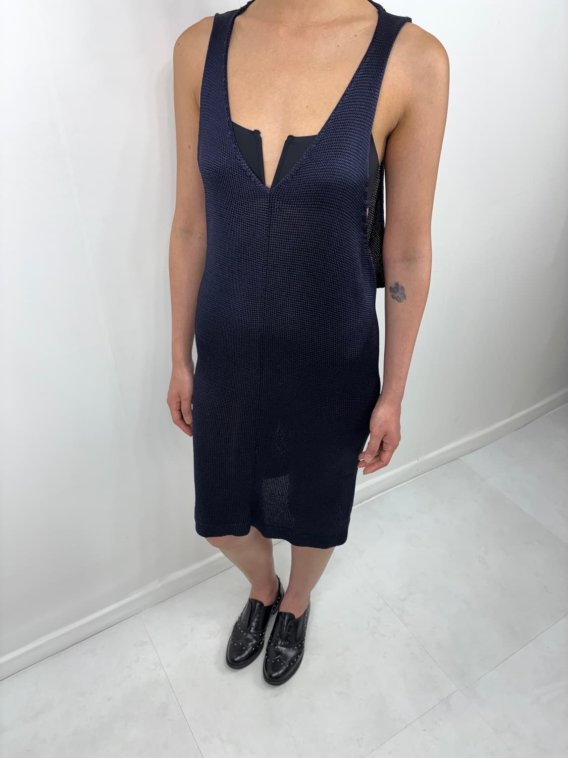 GLOSSY DEEP NAVY DRESS 상품이미지5