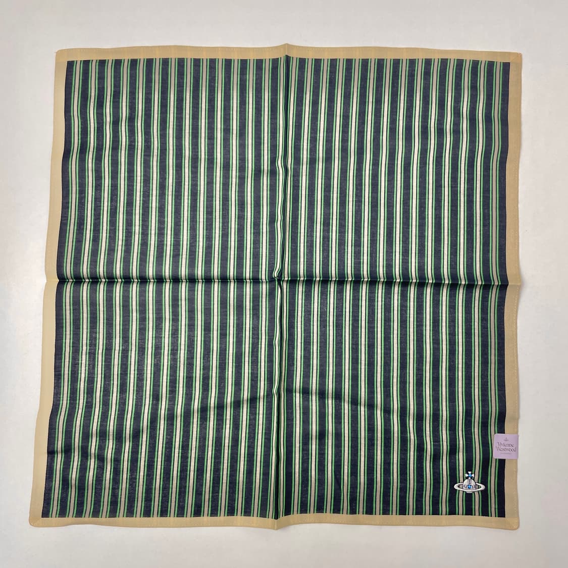 [새상품] 비비안웨스트우드 스트라이프 손수건 명품 쁘띠스카프 상품이미지2