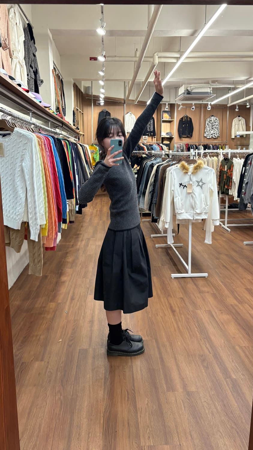 아르마니 꼴레지오니 하프넥 롱슬리브 니트 스트라이프 패턴 차콜 블랙 상품이미지1