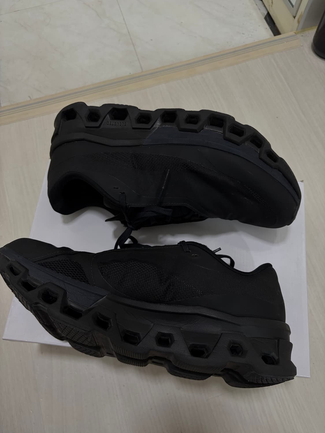 [290]온러닝 파프 클라우드몬스터2 블랙 마그넷 판매합니다. 상품이미지6