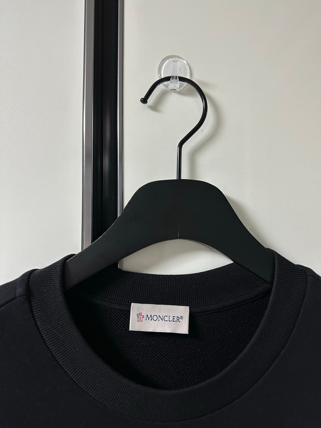 몽클레어 삼선 앞지퍼 맨투맨 상품이미지4