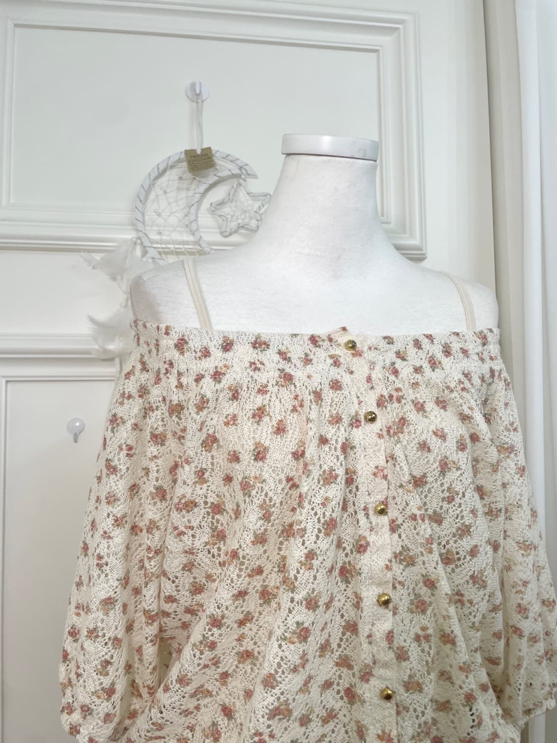 ivory flower lace off-shoulder crochet t 상품이미지6