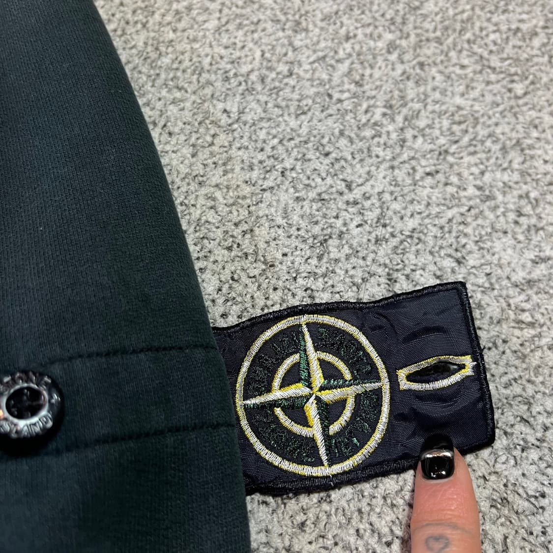 스톤아일랜드 워시드 와펜 맨투맨 상품이미지3