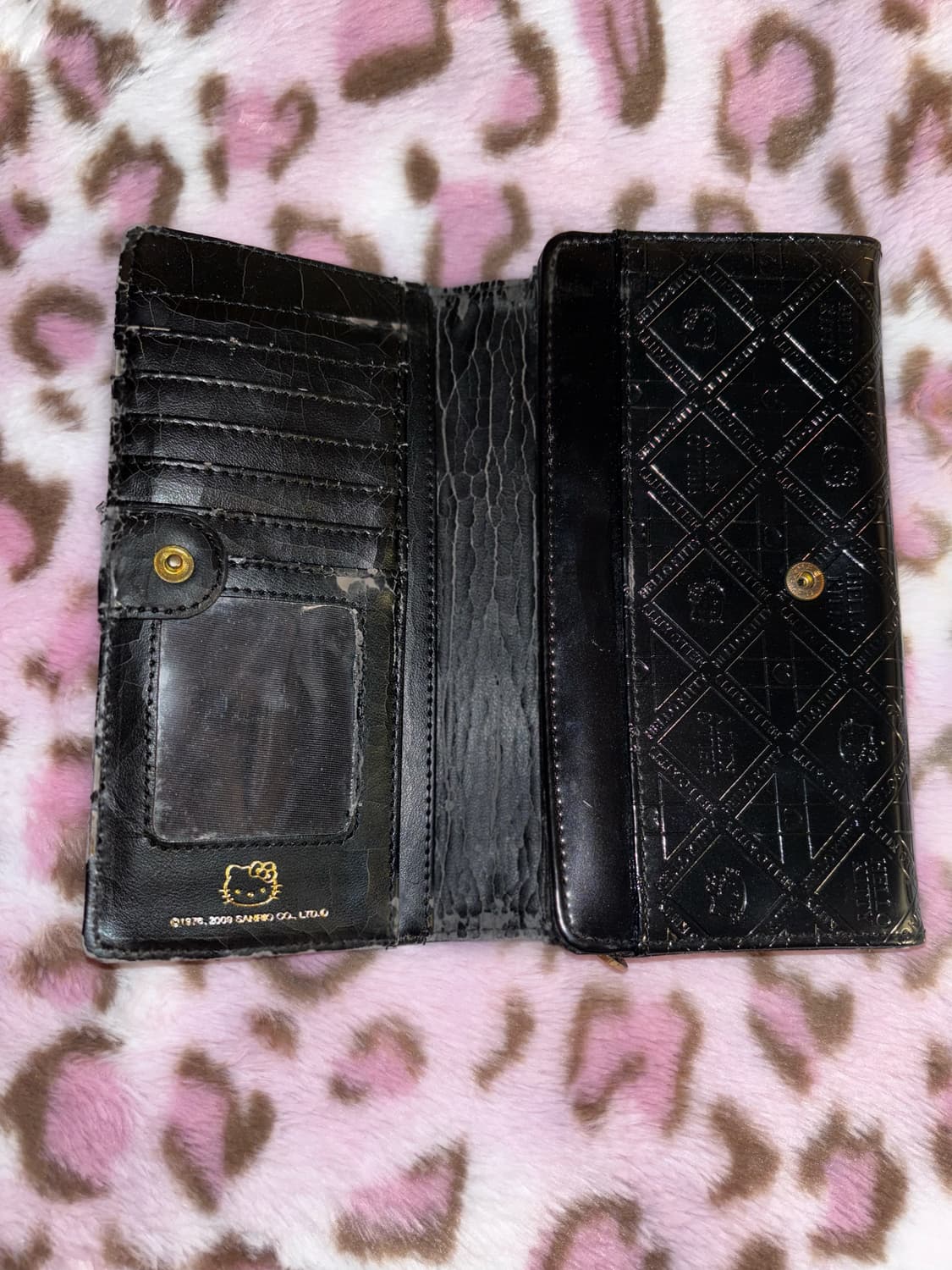 헬로키티 블랙 장지갑 골드 참 고전키티 상품이미지2