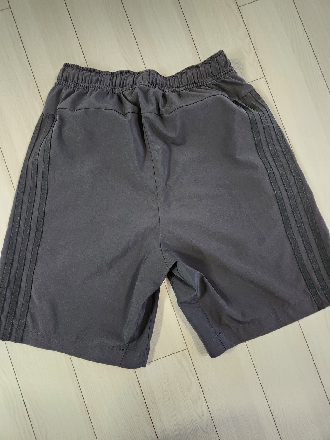 새상품급)아디다스 퓨쳐아이콘 쇼트 라이브러리 GP0942 사이즈s

스포 상품이미지5