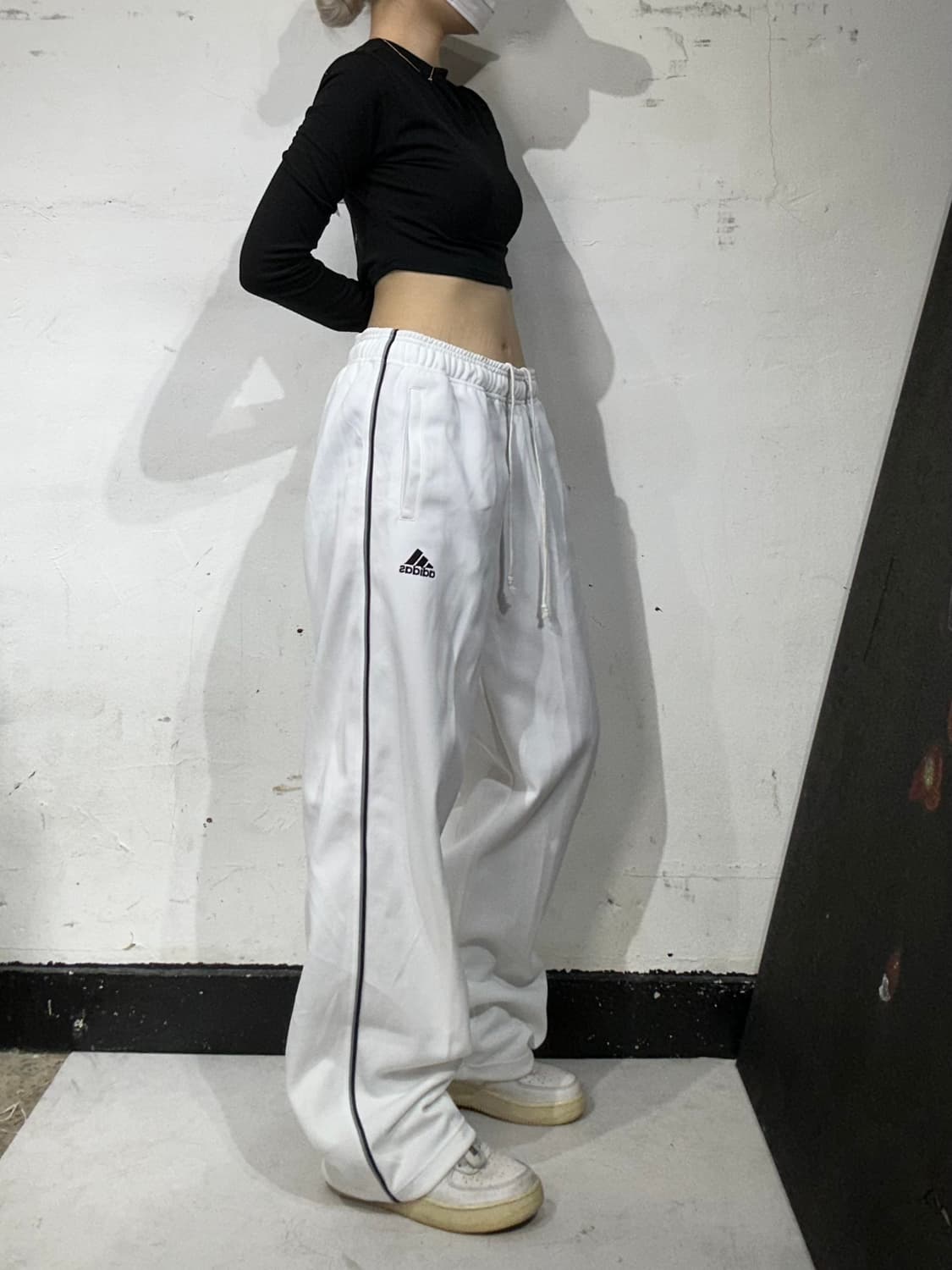 아디다스 화이트 대대장 블랙 라인 와이드 트레이닝 팬츠 추리닝 바지 L 상품이미지1