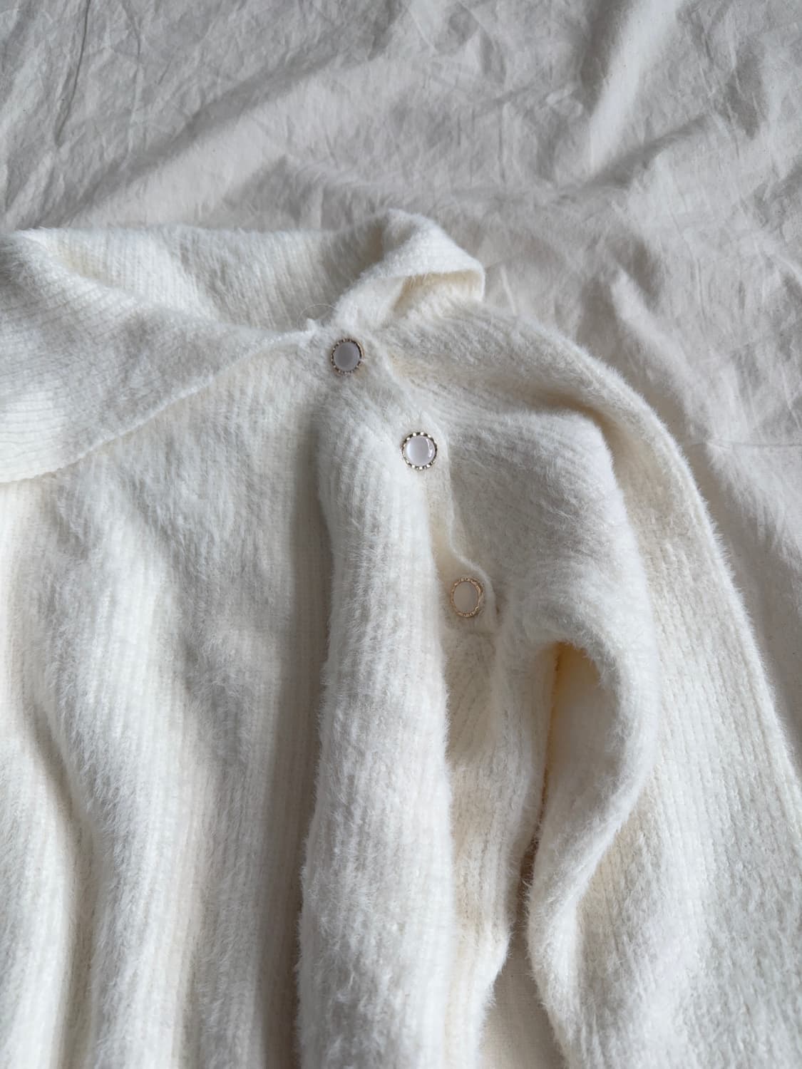 러블리 퓨어 아이보리 베이지 폭닥 니트 상품이미지3