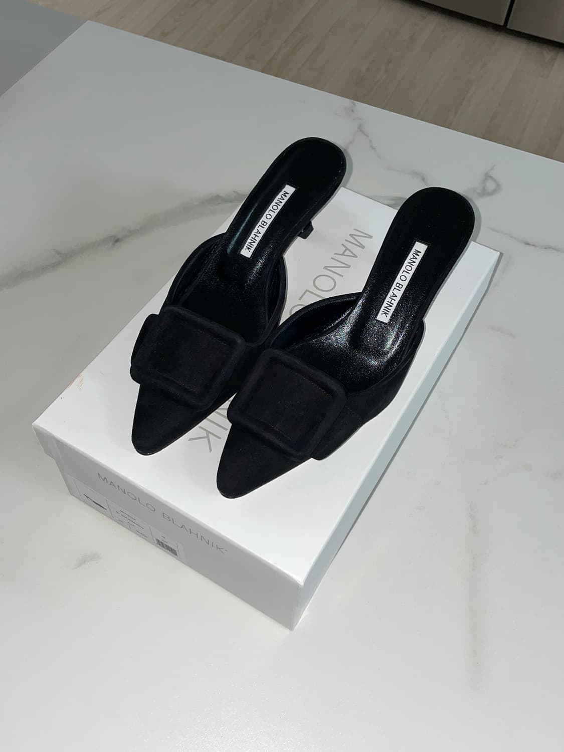 [36]마놀로블라닉 블랙 스웨이드 뮬 상품이미지3