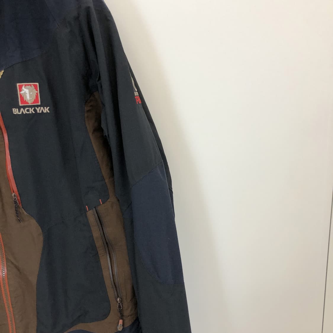 블랙야크 고어텍스 바람막이자켓 105  상품이미지3